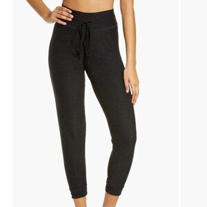 Beyond Yoga | Lounge Around Joggers | Darkest Night | M